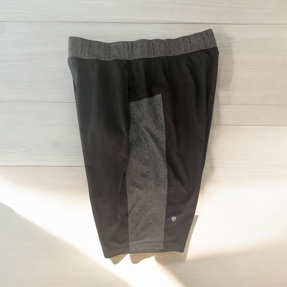 Lululemon Men's Black and Gray Training Shorts - Picture 4 of 4